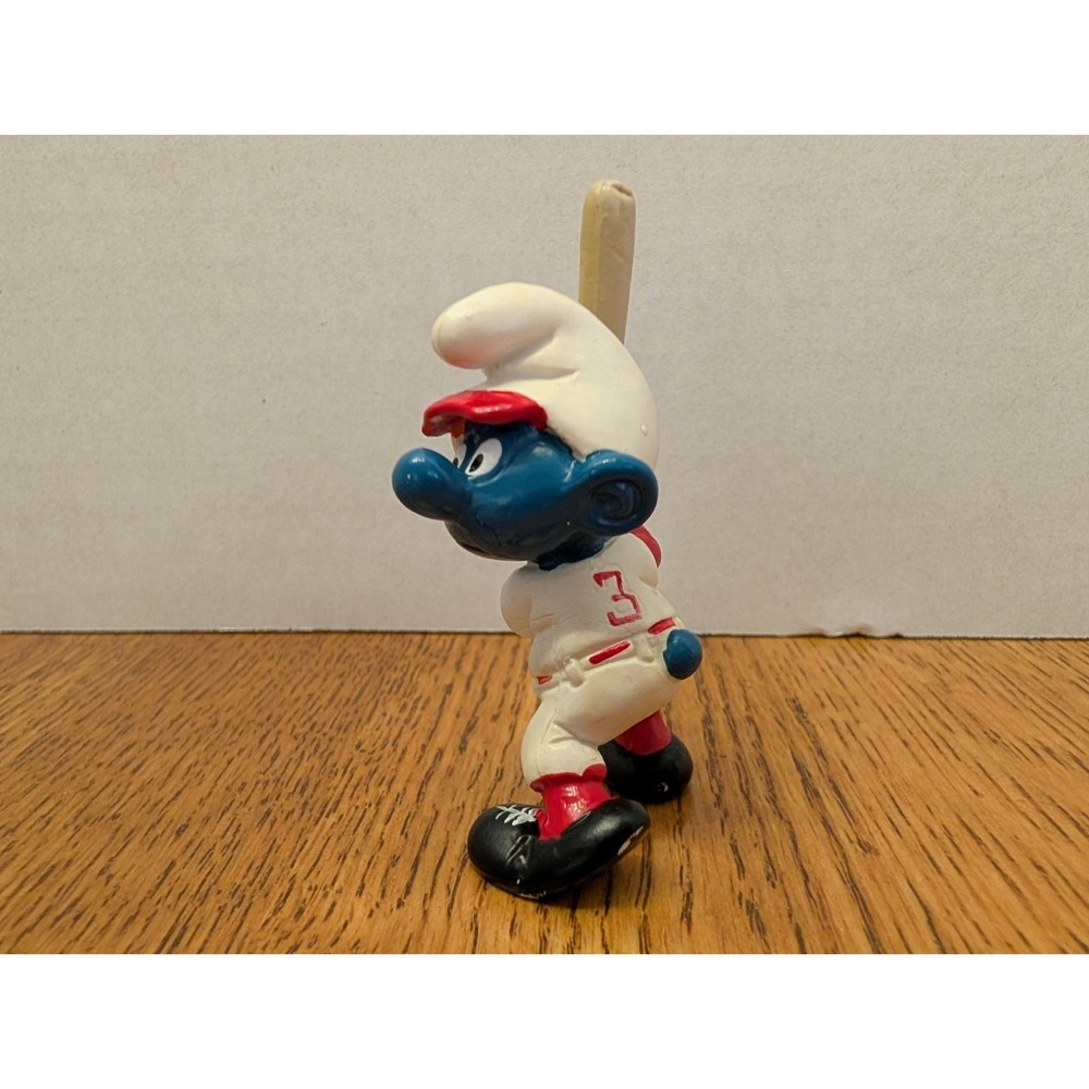 Smurf Baseball Batter by Schleich 1980 PEYO, Tan Bat - Picture 3 of 5